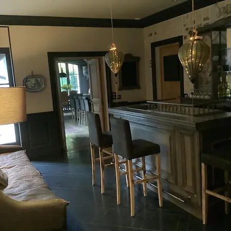 לינה וארוחת בוקר La Barbizonaise D'hote 3*